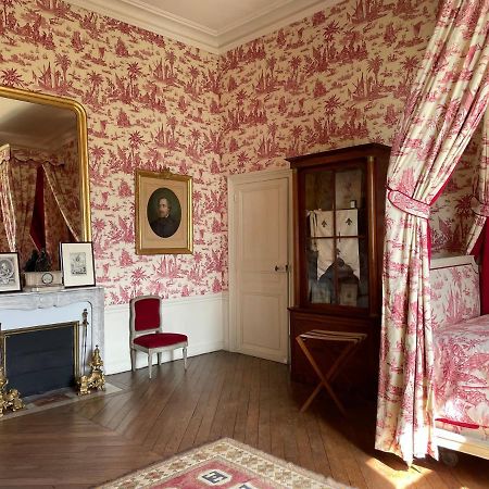 Chateau De Bostz Besson Luaran gambar