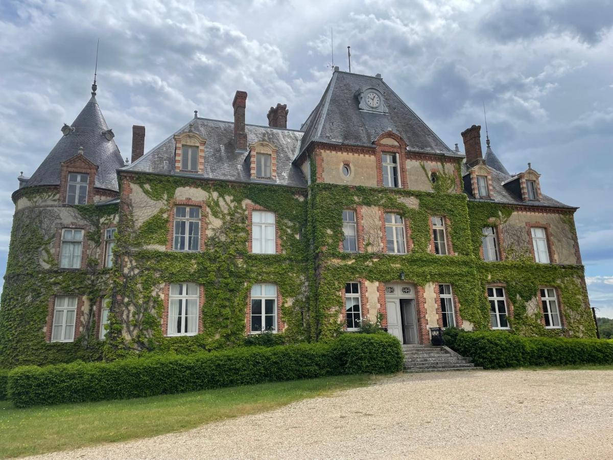 Chateau De Bostz Besson Luaran gambar