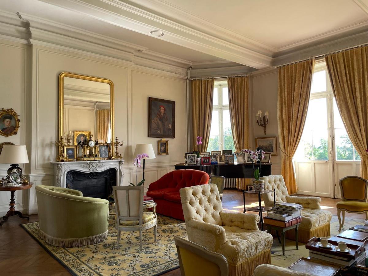 Chateau De Bostz Besson Luaran gambar