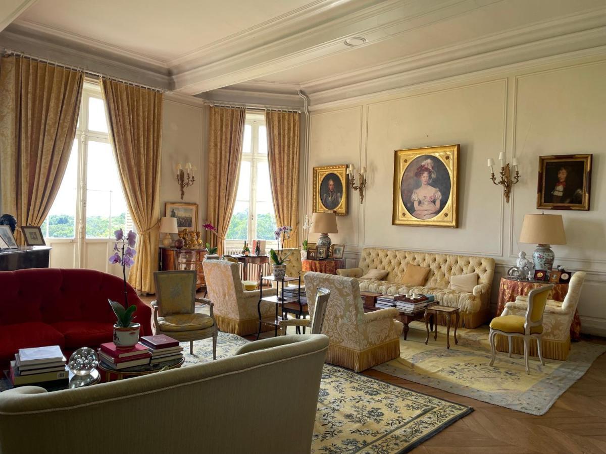 Chateau De Bostz Besson Luaran gambar