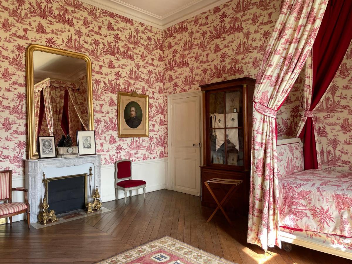 Chateau De Bostz Besson Luaran gambar